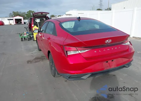 2022 Hyundai Elantra Sel z USA, uszkodzony, nr VIN 5NPLM4AG0NH069740